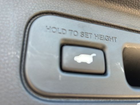 Certified 2023 Honda Pilot Elite image 13