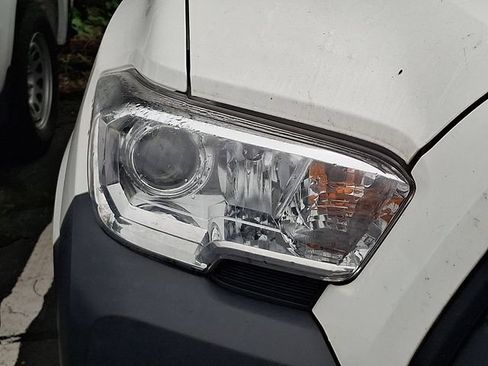 Used 2023 Toyota Tacoma SR RWD image 5