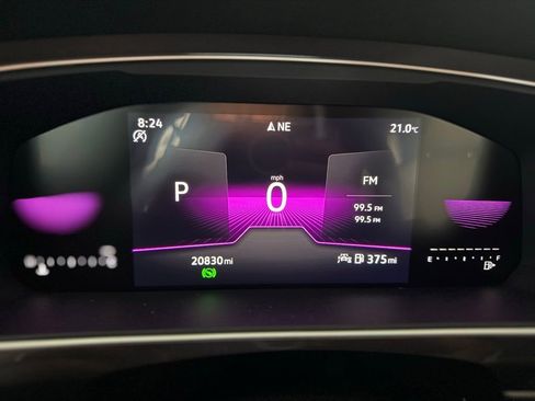 Used 2023 Volkswagen Tiguan SE R-Line image 11