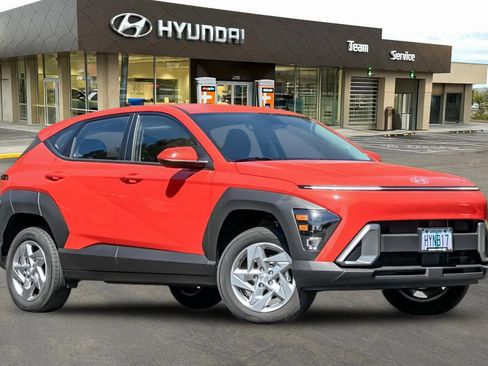 Used 2026 Hyundai Kona SE AWD/4WD image 2