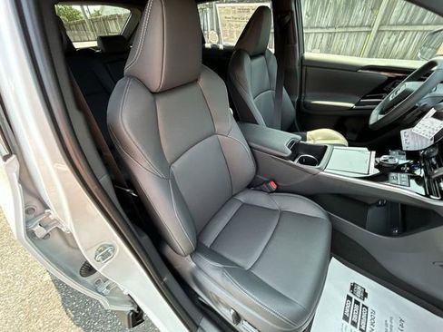 New 2025 Subaru Solterra w/ Touring Package AWD/4WD image 29