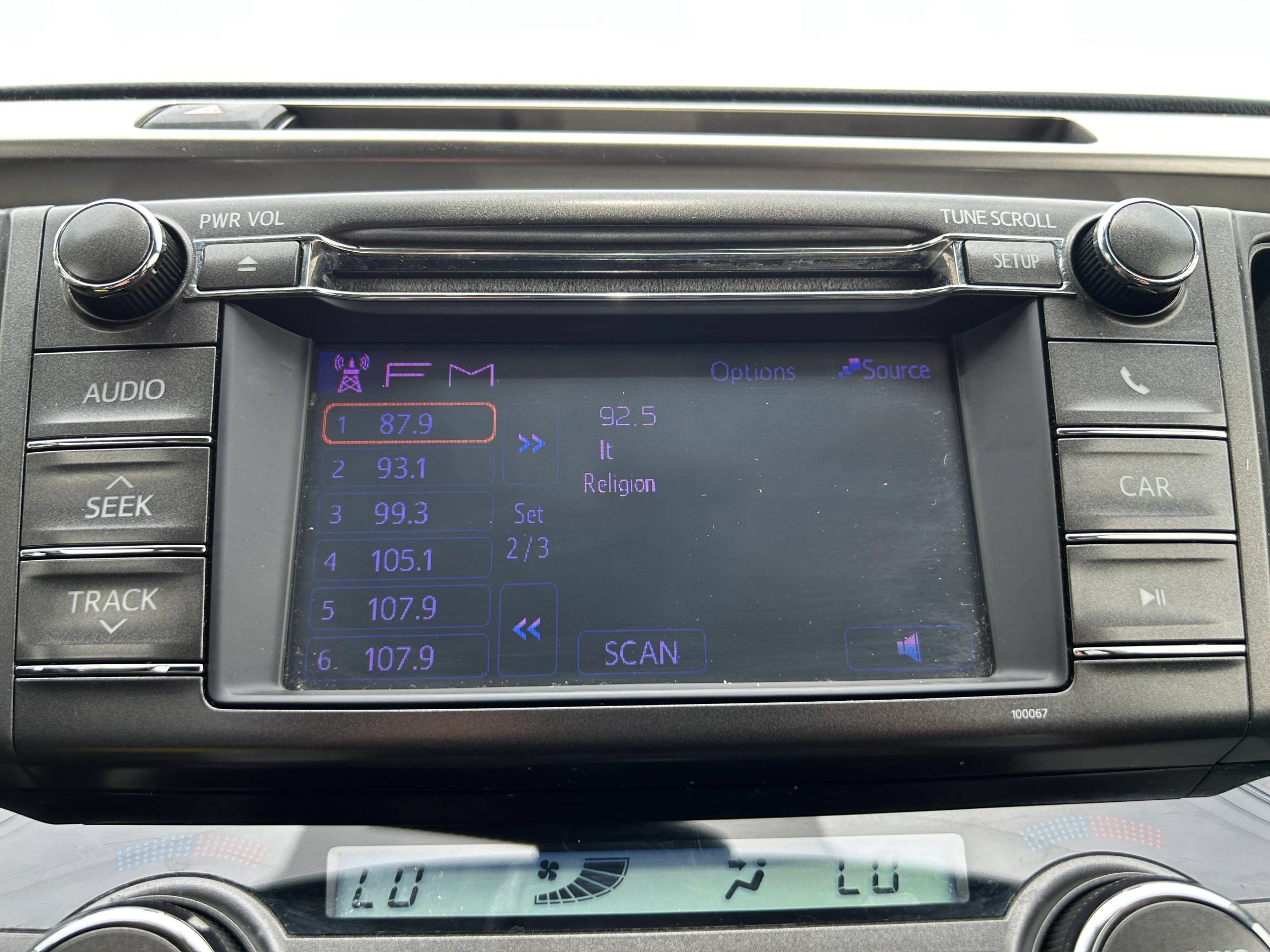 Used 2013 Toyota RAV4 XLE AWD/4WD image 22