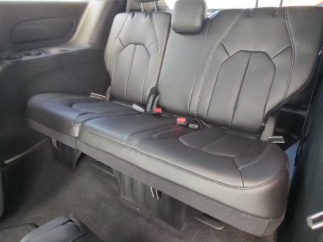 New 2026 Chrysler Pacifica Select FWD image 25