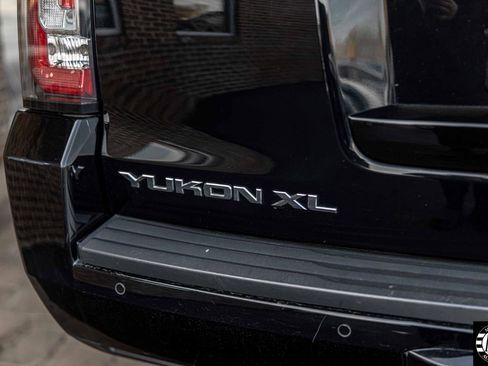 Used 2018 GMC Yukon XL SLT w/ Premium Edition AWD/4WD image 35