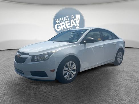 Used 2013 Chevrolet Cruze LS FWD image 8
