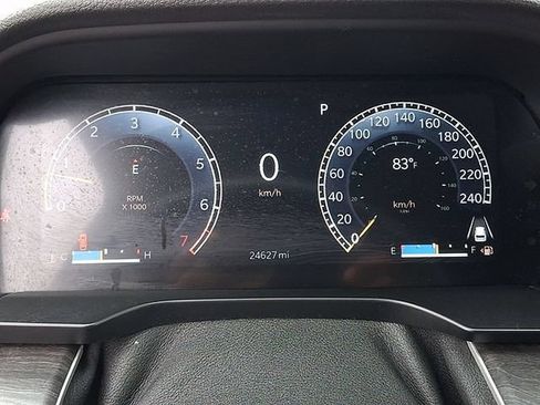 Used 2023 Jeep Grand Cherokee Limited w/ Black Appearance Package AWD/4WD image 17