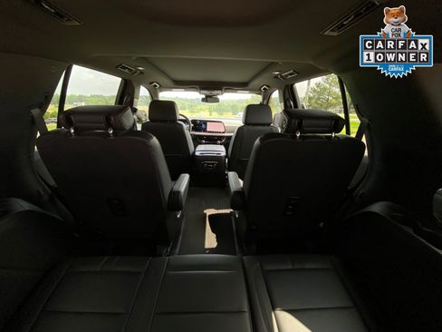 Used 2025 Chevrolet Tahoe RST w/ Comfort Package AWD/4WD image 32