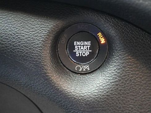 Used 2021 Jeep Cherokee Trailhawk w/ Premium Leather Package image 30