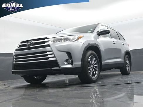 Used 2019 Toyota Highlander XLE image 19