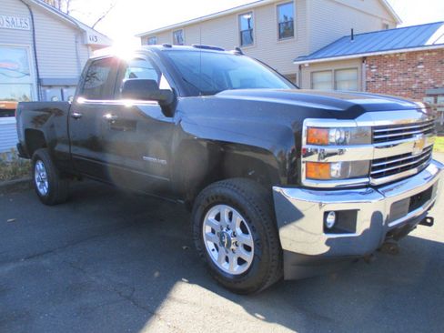 Used 2015 Chevrolet Silverado 2500 LT w/ LT Convenience Package image 11