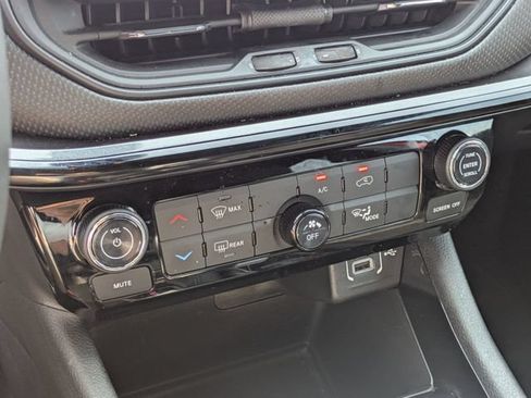 New 2026 Jeep Compass Latitude AWD/4WD image 22