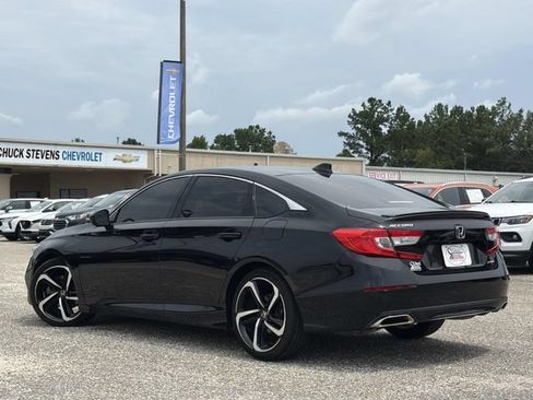 Used 2018 Honda Accord Sport image 9