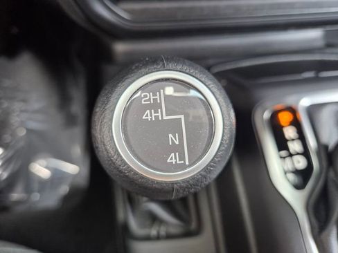 Used 2025 Jeep Wrangler Unlimited Sport AWD/4WD image 26