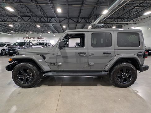 Used 2023 Jeep Wrangler Unlimited Sahara image 6