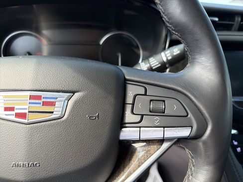 Used 2020 Cadillac XT6 Premium Luxury image 16