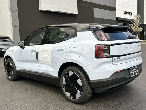New 2026 Volvo EX30 Ultra w/ Protection Package Premier AWD/4WD image 4