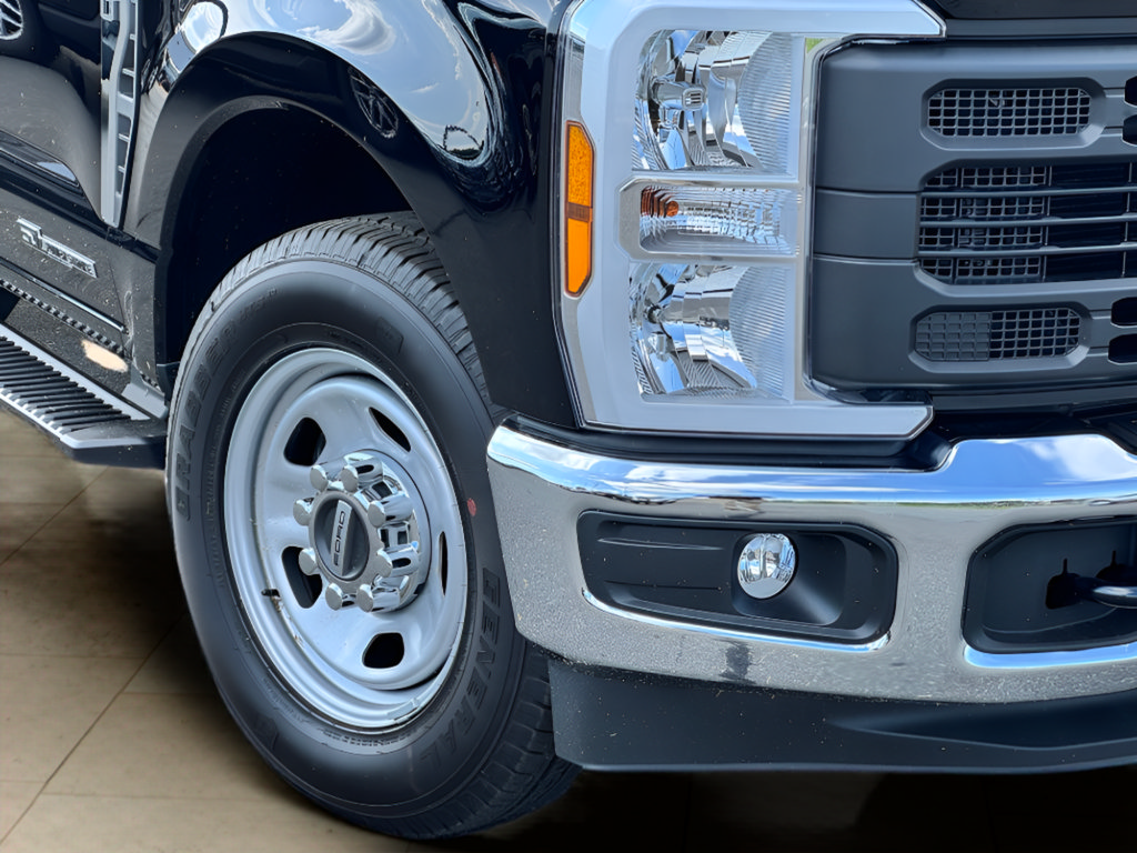 Used 2025 Ford F350 XL w/ XL Chrome Package RWD image 37