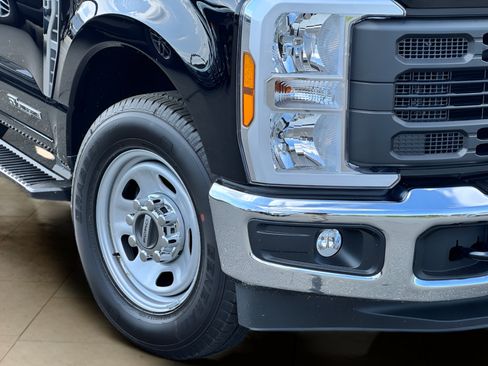 New 2025 Ford F350 XL w/ XL Chrome Package RWD image 37