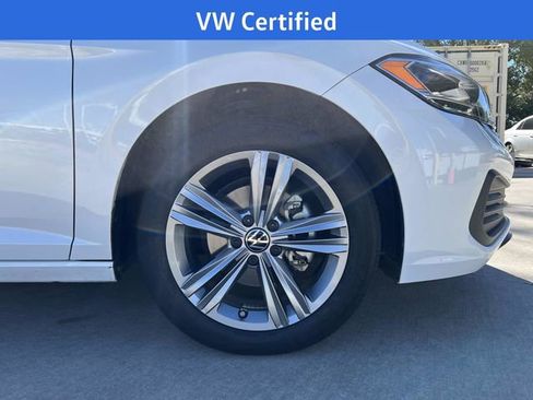 Certified 2024 Volkswagen Jetta SE w/ Panoramic Sunroof Package image 10