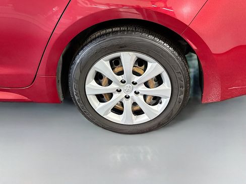 Used 2022 Toyota Corolla LE FWD image 36
