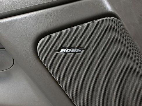 Used 2004 GMC Sierra 2500 SLT w/ Heavy-Duty Power Package image 19