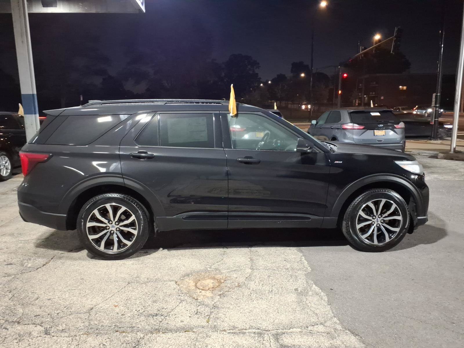 Certified 2026 Ford Explorer ST-Line AWD/4WD image 2