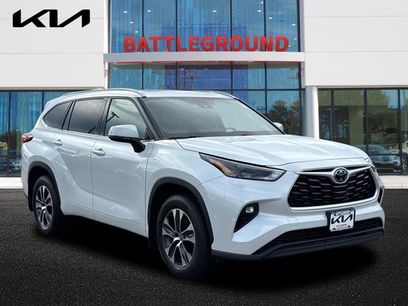 Used 2022 Toyota Highlander XLE