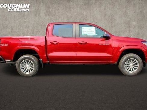 Used 2024 Chevrolet Colorado LT w/ LT Convenience Package AWD/4WD image 6