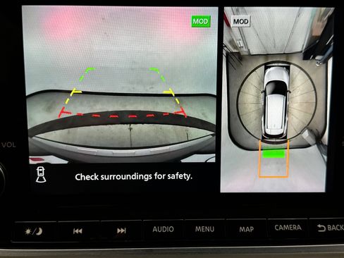 Used 2023 Nissan Rogue SL w/ SL Premium Package image 11