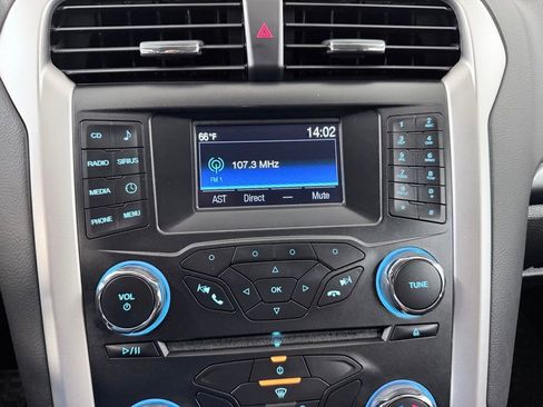 Used 2015 Ford Fusion SE image 15