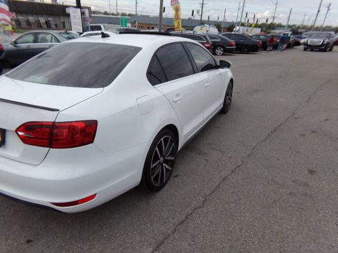 Used 2013 Volkswagen Jetta GLI Autobahn FWD image 40