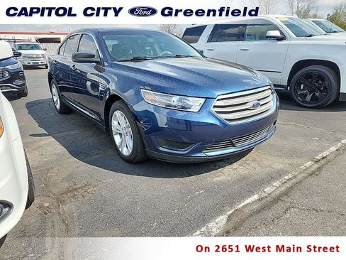 Used 2017 Ford Taurus SE image 1