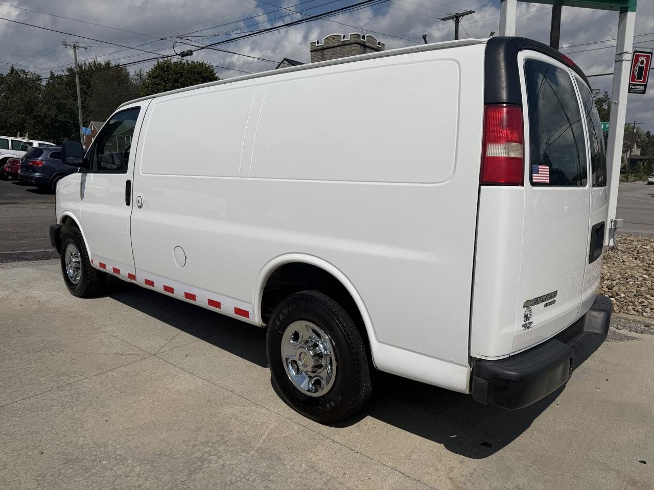 Used 2012 Chevrolet Express 2500 RWD image 3