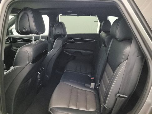 Used 2016 Kia Sorento SX FWD image 18