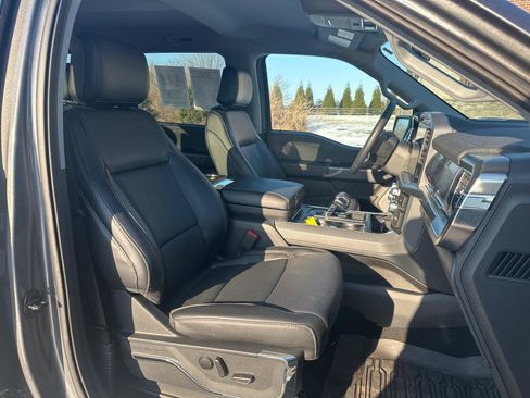 Used 2023 Ford F150 Lariat w/ FX4 Off-Road Package image 32