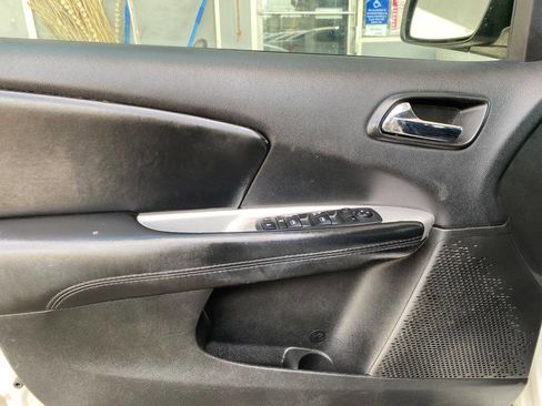 Used 2017 Dodge Journey SE w/ Flexible Seating Group image 29