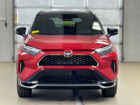 Used 2025 Toyota RAV4 XSE w/ Weather Package AWD/4WD image 2