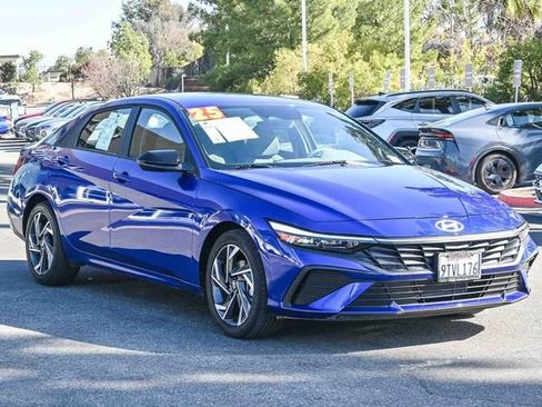 Certified 2025 Hyundai Elantra Sport image 3