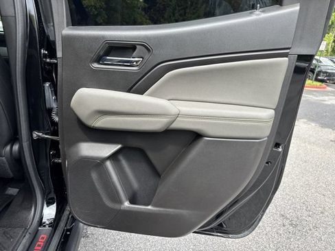 Used 2025 Chevrolet Colorado ZR2 w/ Technology Package AWD/4WD image 17