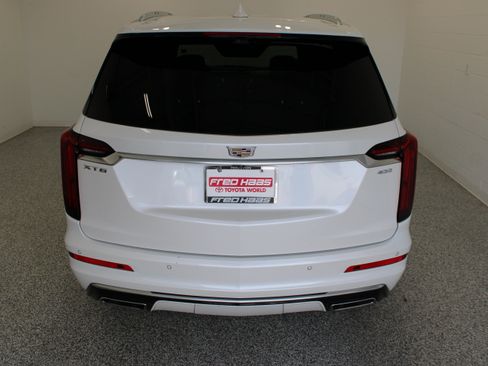 Used 2023 Cadillac XT6 Premium Luxury w/ Technology Package FWD image 8