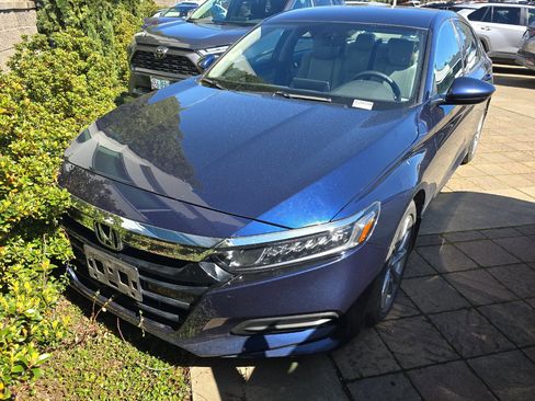 Used 2018 Honda Accord LX image 2