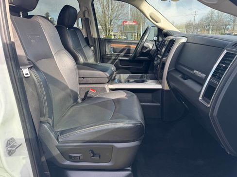 Used 2017 RAM 2500 Laramie w/ Sport Appearance Group AWD/4WD image 11