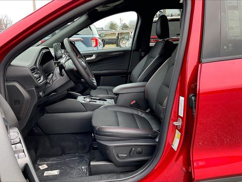 New 2026 Ford Escape ST-Line w/ Cold Weather Package AWD/4WD image 9