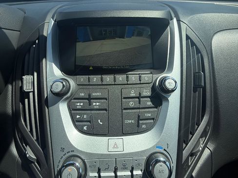 Used 2017 Chevrolet Equinox LT w/ Convenience Package FWD image 17