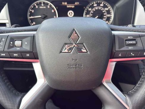 New 2026 Mitsubishi Outlander SE image 18