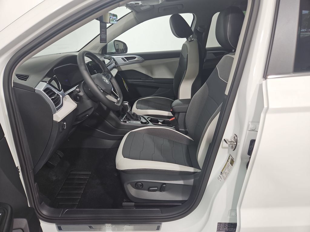New 2026 Volkswagen Taos SE AWD/4WD image 9