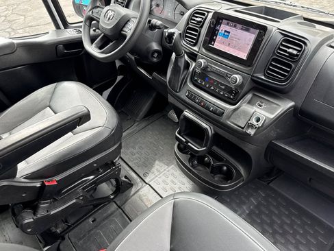 Used 2024 RAM ProMaster 2500 w/ Convenience Group FWD image 17
