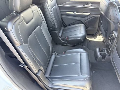 Used 2023 Jeep Grand Cherokee L Limited AWD/4WD image 14