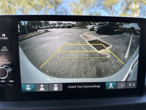 New 2025 Honda Pilot Touring image 27