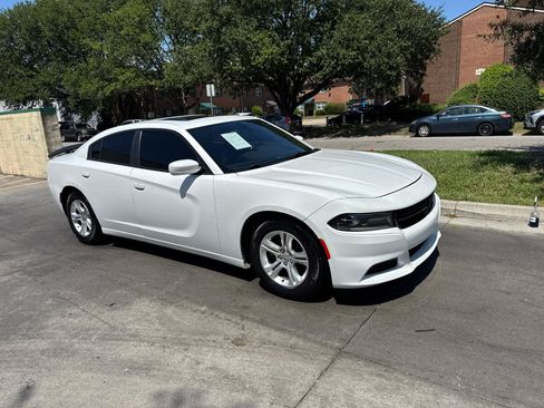 Used 2020 Dodge Charger SXT w/ Leather Interior Group RWD image 7